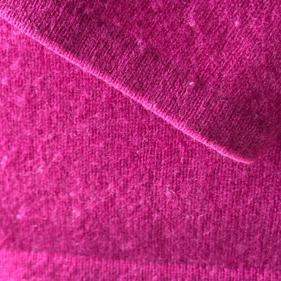 Saks Fuchsia V-Neck Cashmere, M - Picture 10 of 12